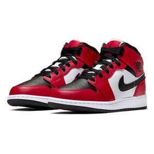 Nike Air Jordan 1 Chicago Black Toe